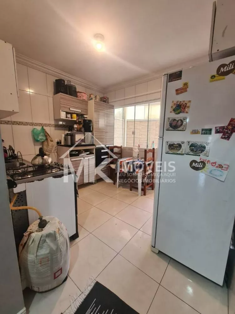 Casa à venda com 3 quartos, 100m² - Foto 3