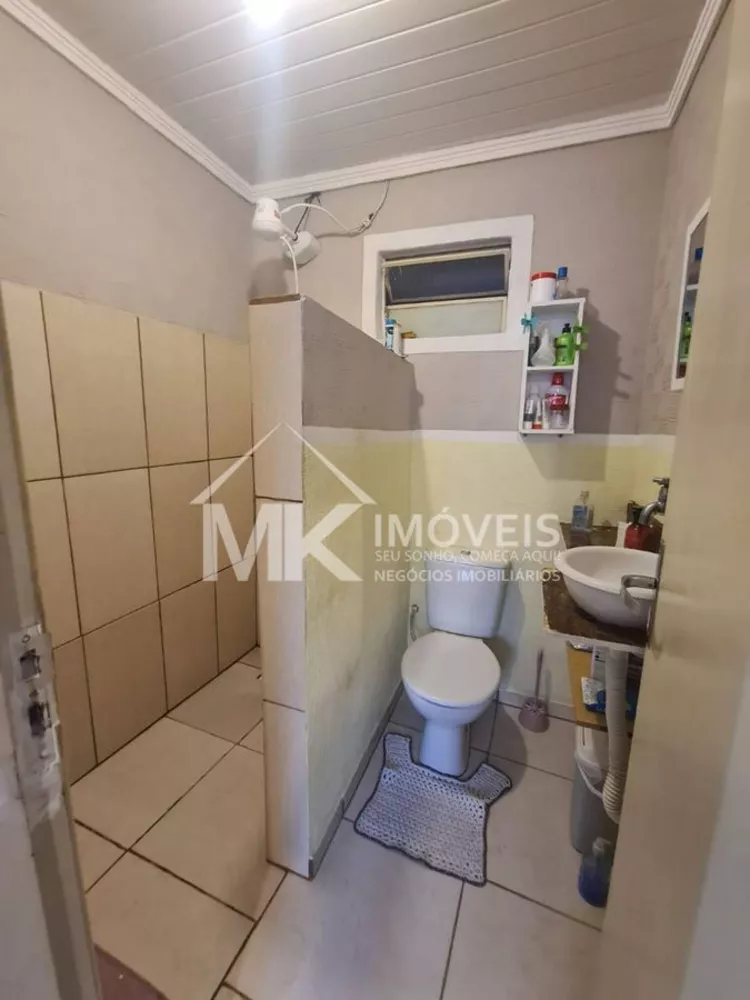 Casa à venda com 2 quartos, 70m² - Foto 4