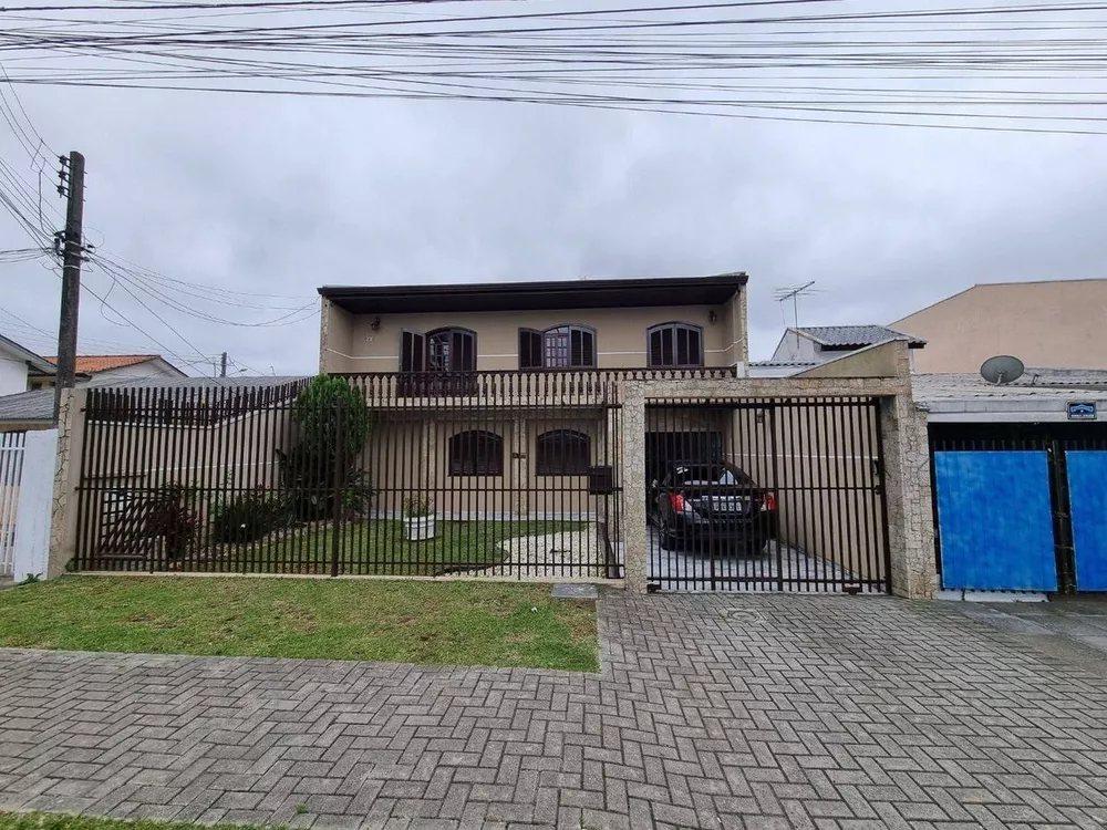 Sobrado à venda com 4 quartos, 240m² - Foto 1