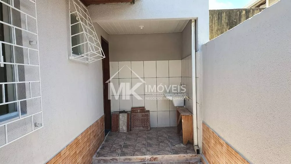 Casa à venda com 3 quartos, 63m² - Foto 2