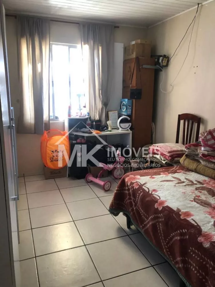 Casa à venda com 3 quartos, 64m² - Foto 2