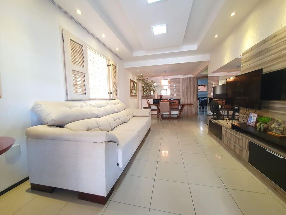 Casa de Condomínio à venda com 4 quartos, 184m² - Foto 1