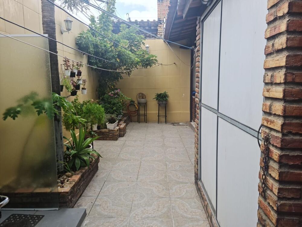 Casa de Condomínio à venda com 3 quartos, 228m² - Foto 5