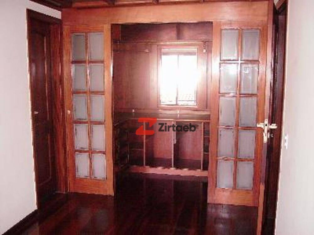 Apartamento para alugar com 3 quartos, 196m² - Foto 1
