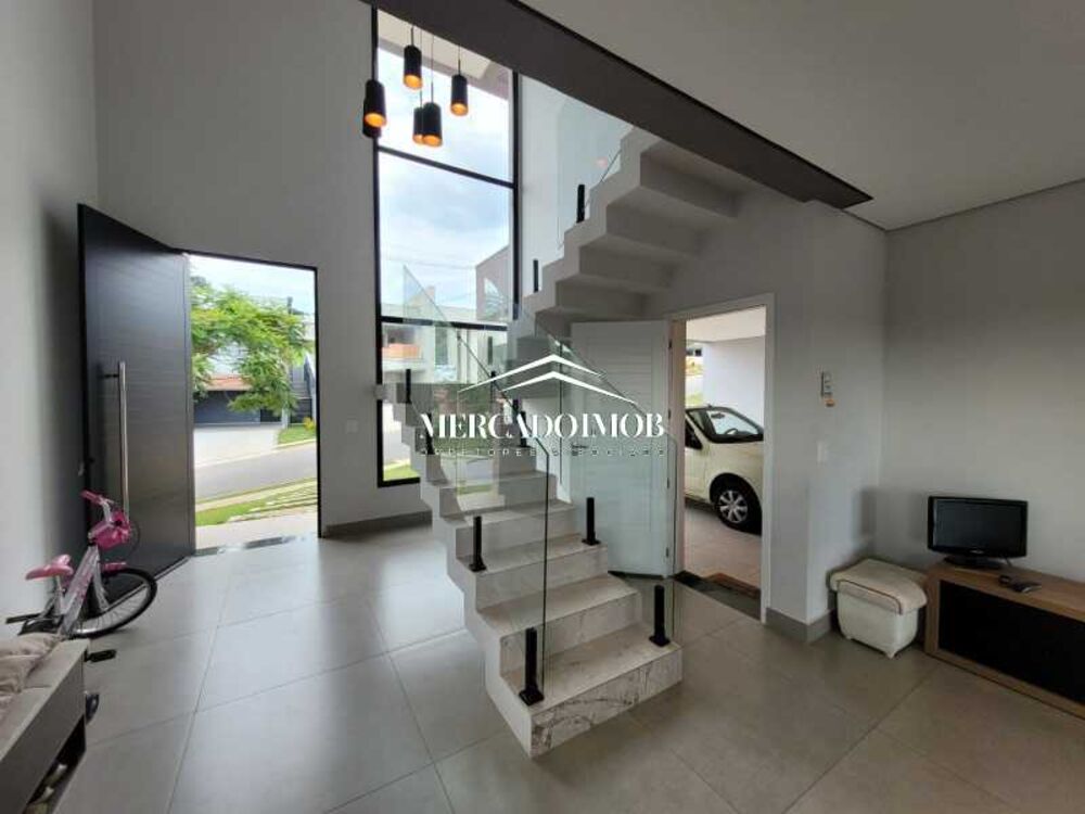 Casa de Condomínio à venda com 3 quartos, 193m² - Foto 1