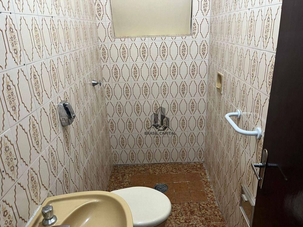 Casa para alugar com 3 quartos, 179m² - Foto 3