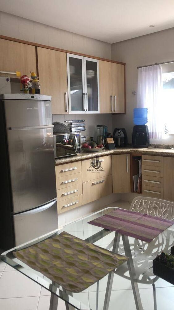 Sobrado à venda com 3 quartos, 310m² - Foto 1