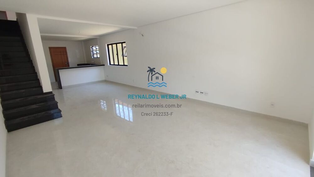 Casa à venda com 3 quartos, 245m² - Foto 2