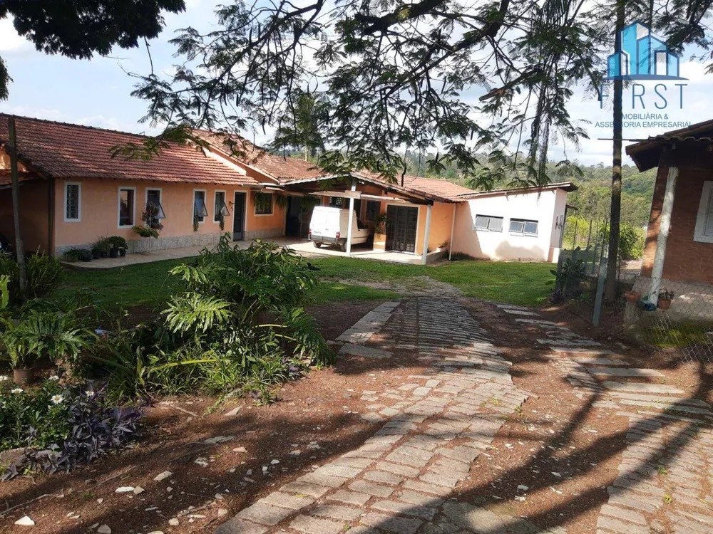 Chácara à venda com 3 quartos, 360m² - Foto 1