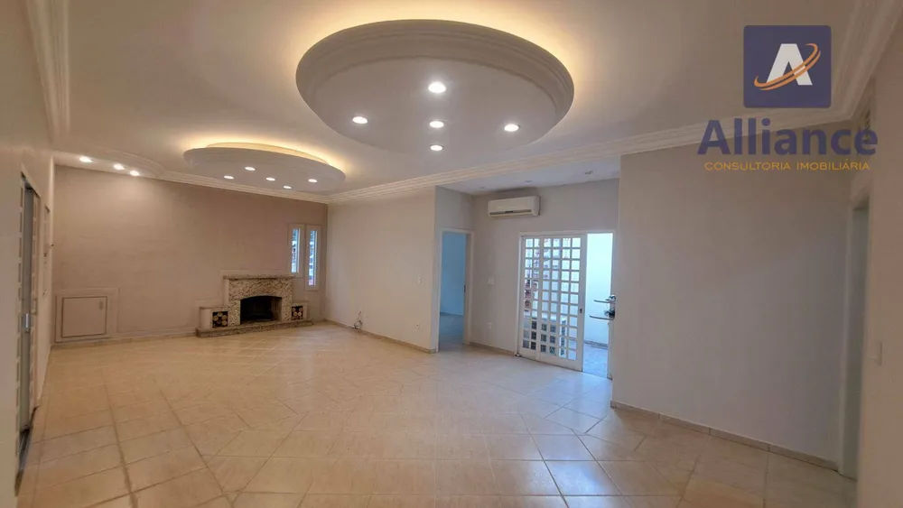 Casa, 3 quartos, 211 m² - Foto 1