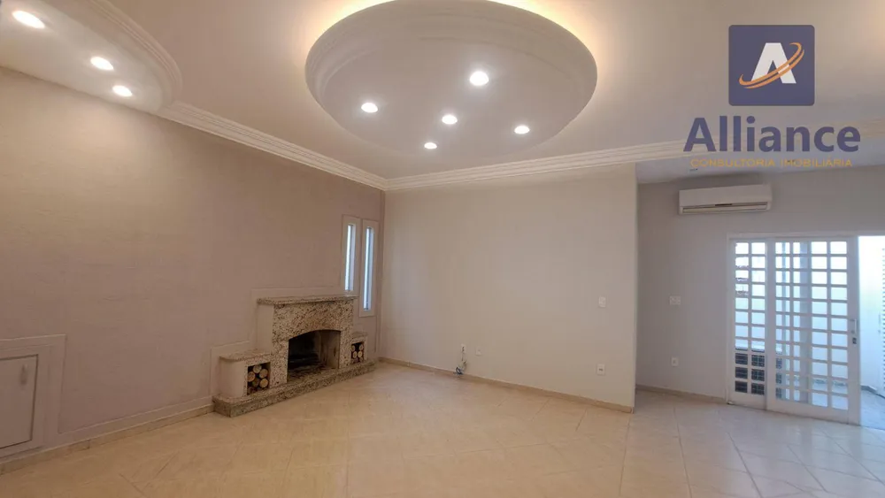 Casa, 3 quartos, 211 m² - Foto 2