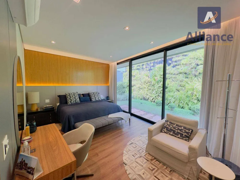 Casa, 4 quartos, 417 m² - Foto 1