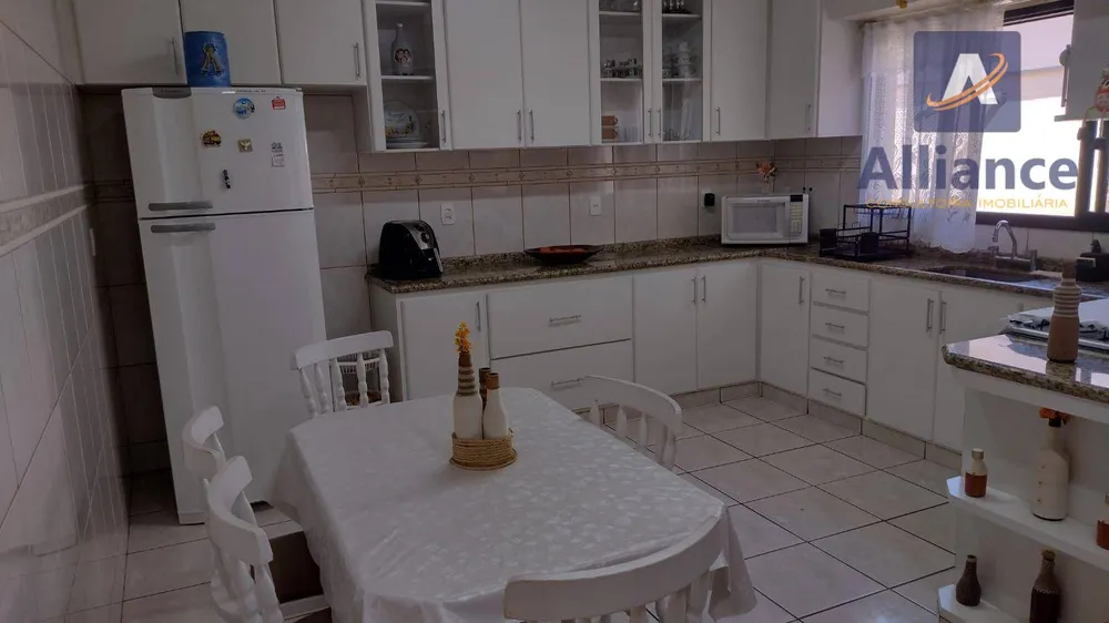 Casa, 3 quartos, 220 m² - Foto 16