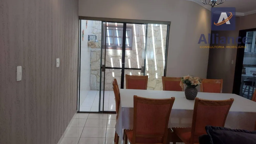 Casa, 3 quartos, 220 m² - Foto 7