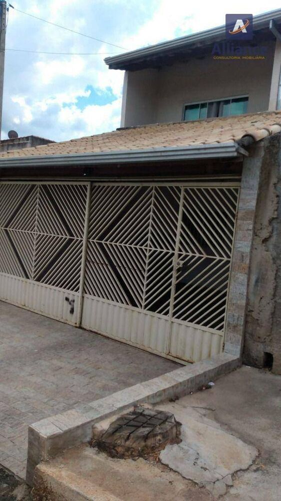 Casa à venda com 3 quartos, 135m² - Foto 2