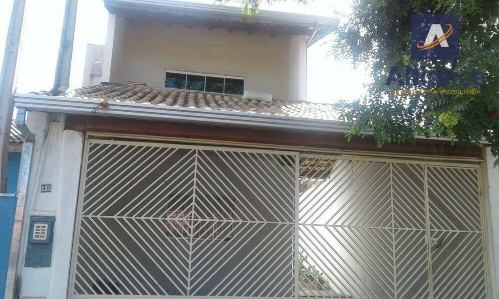 Casa à venda com 3 quartos, 135m² - Foto 1