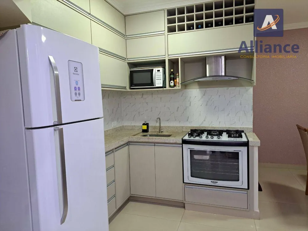Casa, 3 quartos, 200 m² - Foto 2