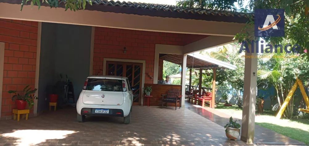 Chácara à venda com 3 quartos, 225m² - Foto 2