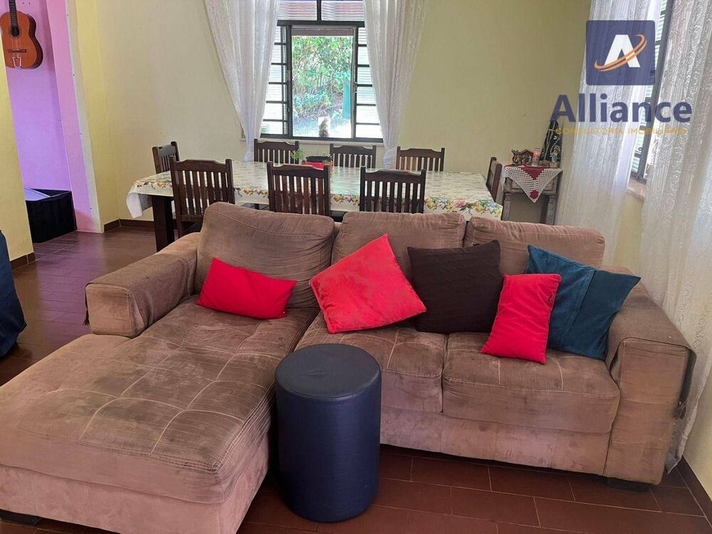 Chácara à venda com 3 quartos, 200m² - Foto 3