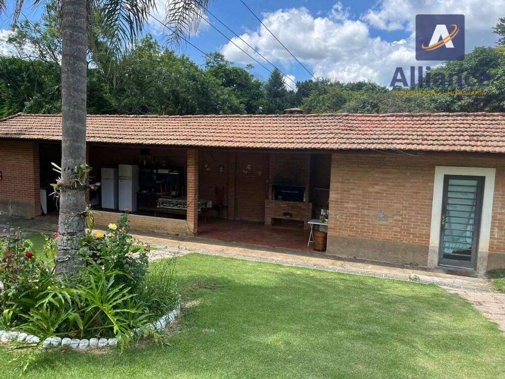 Chácara à venda com 3 quartos, 200m² - Foto 1