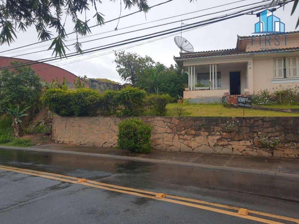 Casa à venda com 3 quartos, 201m² - Foto 2