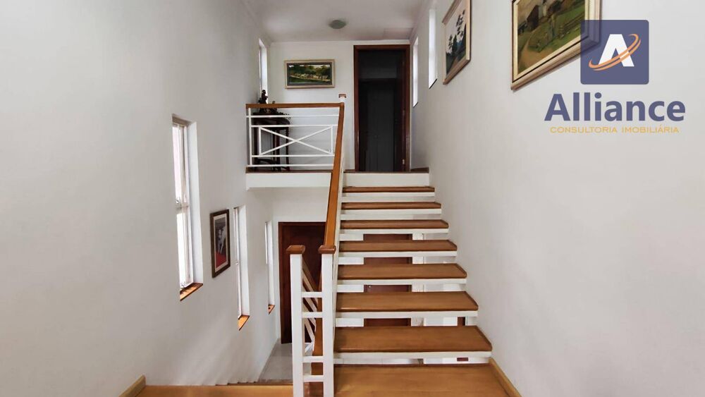 Casa, 4 quartos, 217 m² - Foto 1