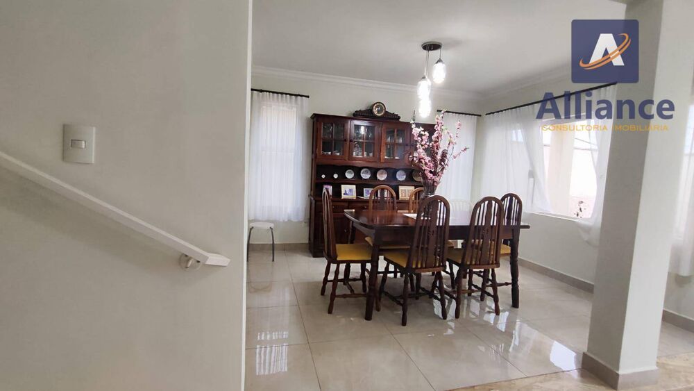 Casa, 4 quartos, 217 m² - Foto 2