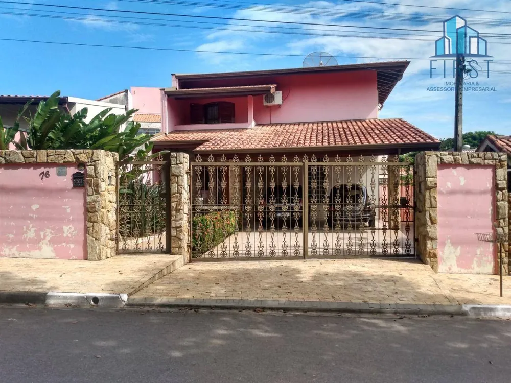 Casa, 3 quartos, 230 m² - Foto 1