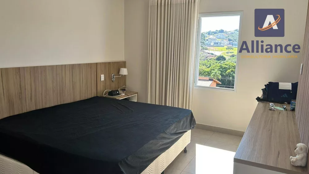 Casa de Condomínio à venda e aluguel com 3 quartos, 250m² - Foto 2