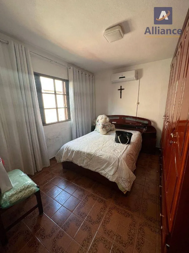 Casa, 3 quartos, 250 m² - Foto 1