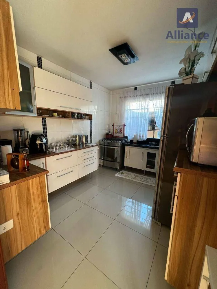 Casa, 3 quartos, 250 m² - Foto 3