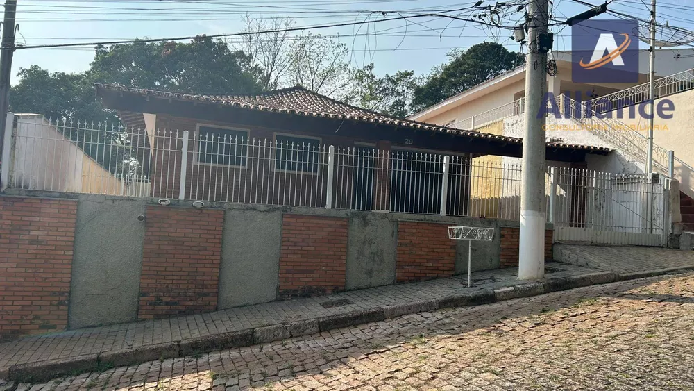 Casa para alugar com 3 quartos, 180m² - Foto 2