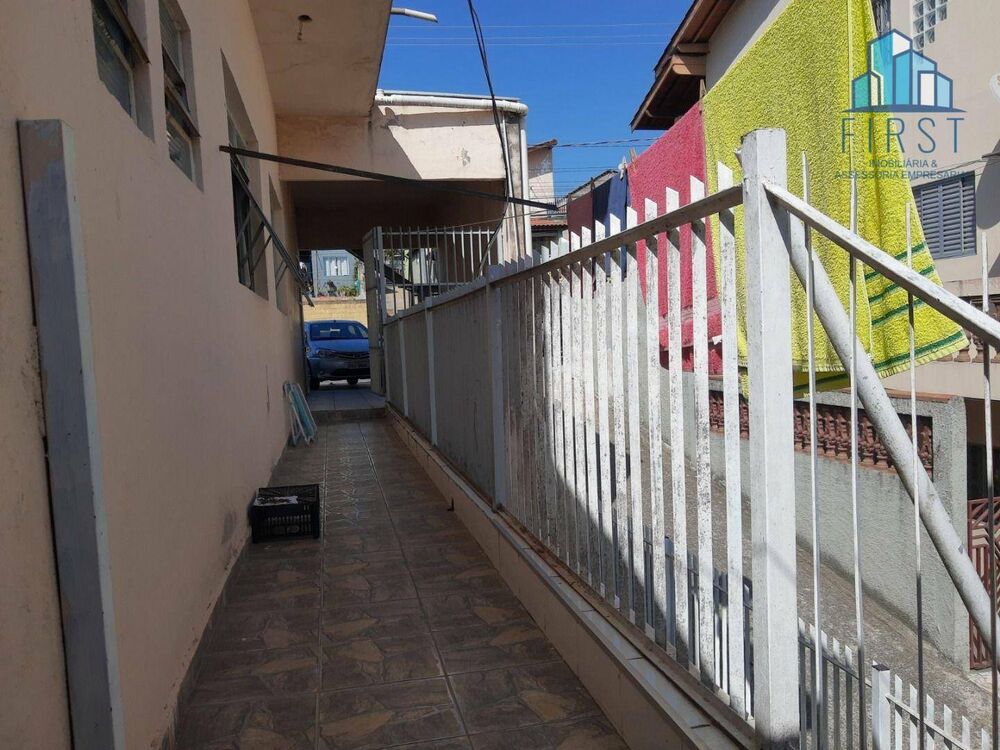 Casa à venda com 6 quartos, 328m² - Foto 1