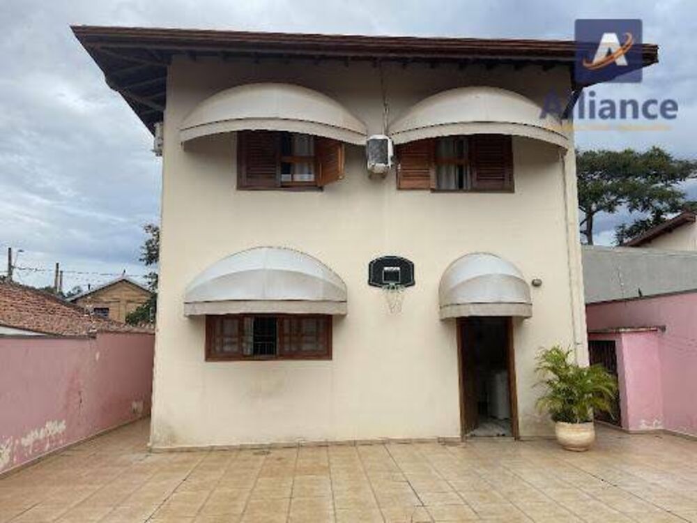 Casa, 3 quartos, 230 m² - Foto 1