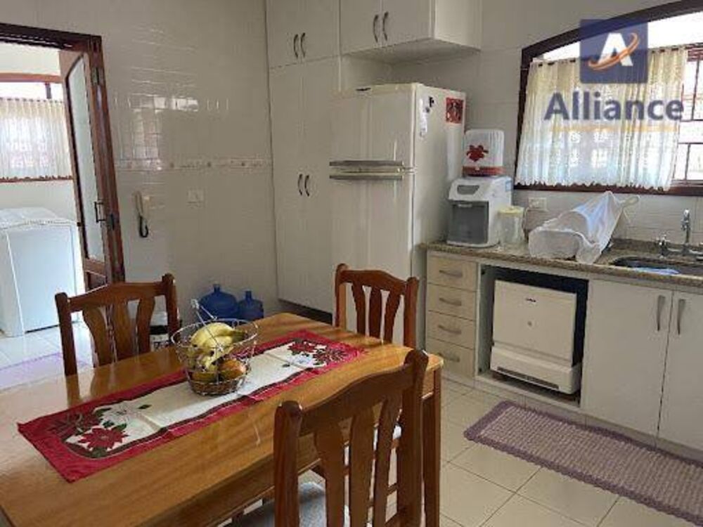 Casa, 3 quartos, 230 m² - Foto 4