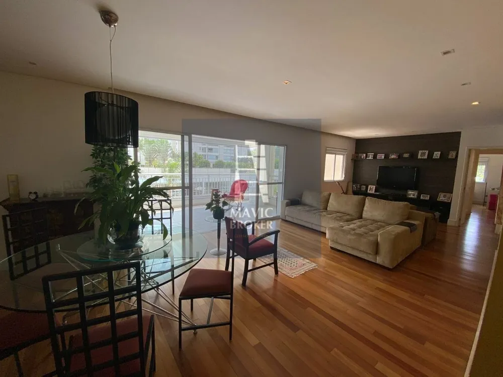 Apartamento, 3 quartos, 157 m² - Foto 1