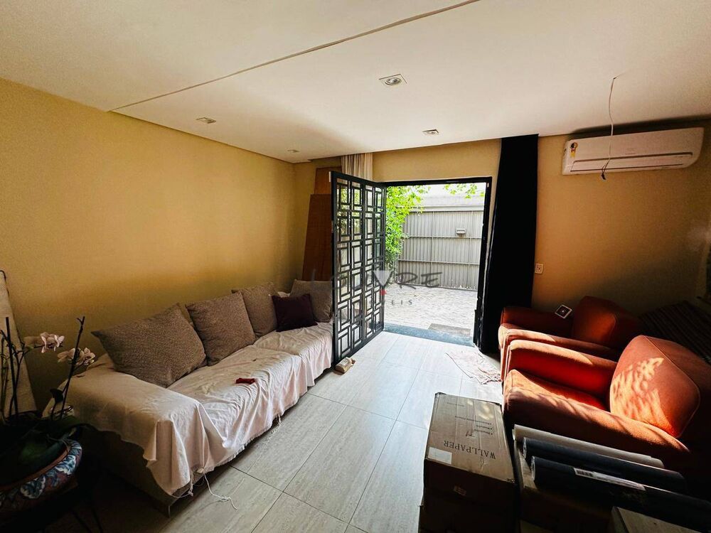 Casa à venda com 3 quartos, 127m² - Foto 1