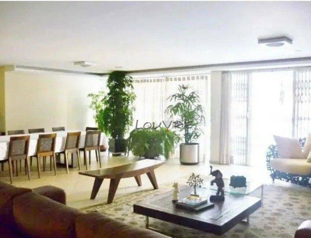 Casa à venda e aluguel com 3 quartos, 682m² - Foto 1