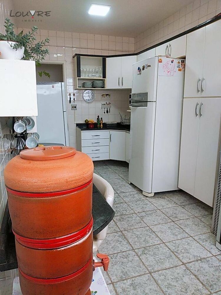 Apartamento à venda com 3 quartos, 127m² - Foto 9