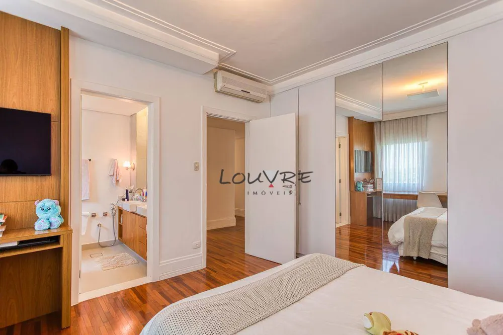 Apartamento, 3 quartos, 335 m² - Foto 1