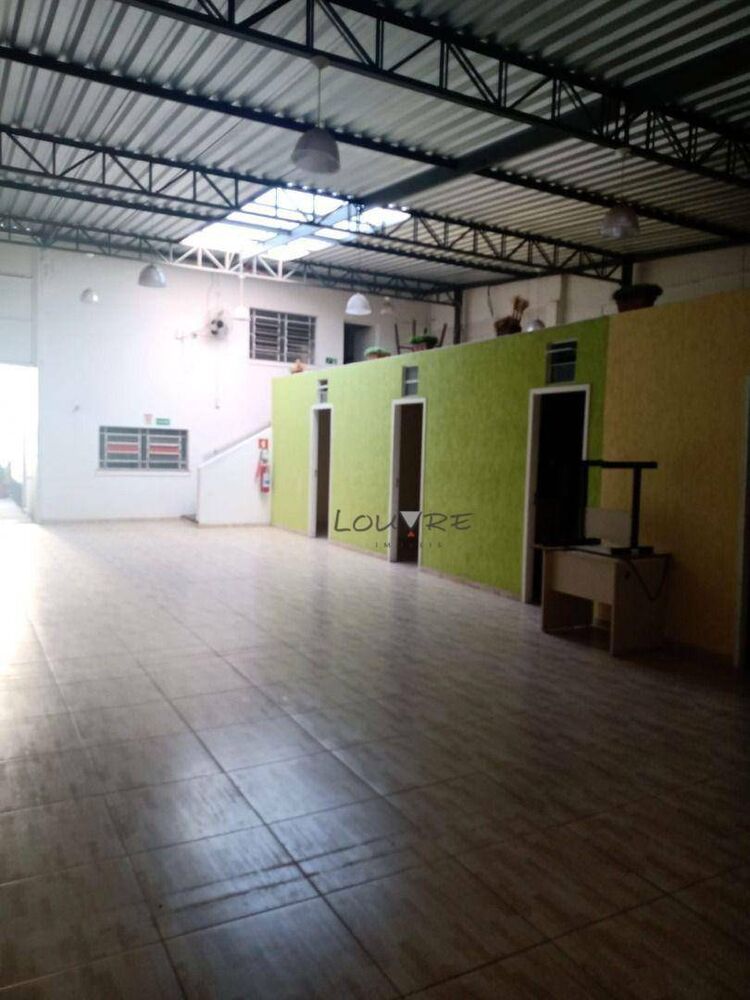 Casa à venda e aluguel com 3 quartos, 336m² - Foto 8