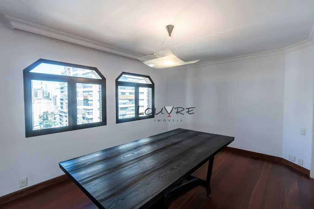 Apartamento, 3 quartos, 240 m² - Foto 1