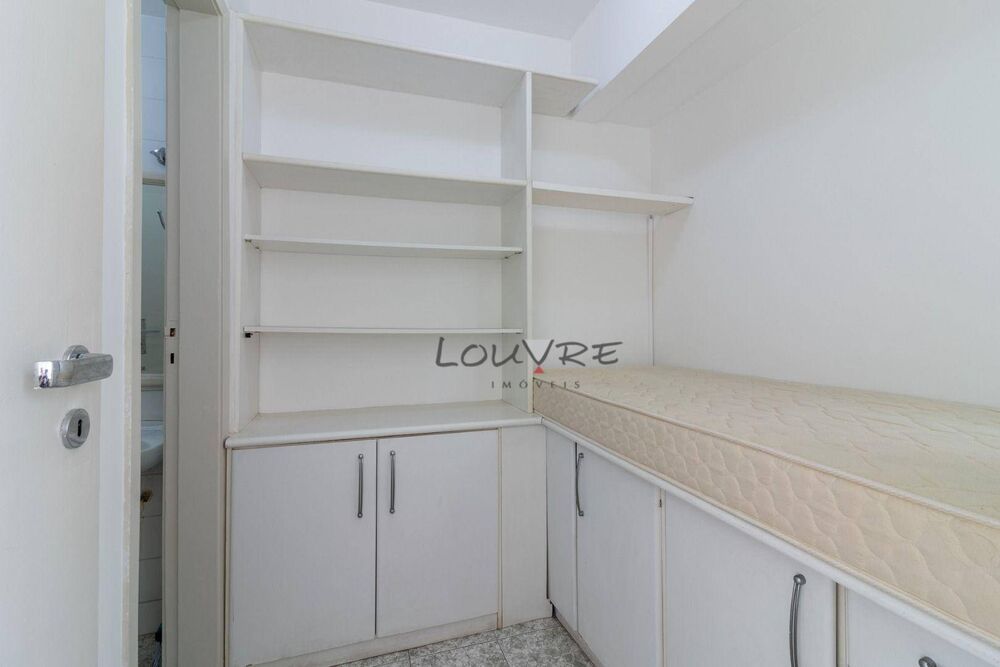 Apartamento para alugar com 4 quartos, 147m² - Foto 12