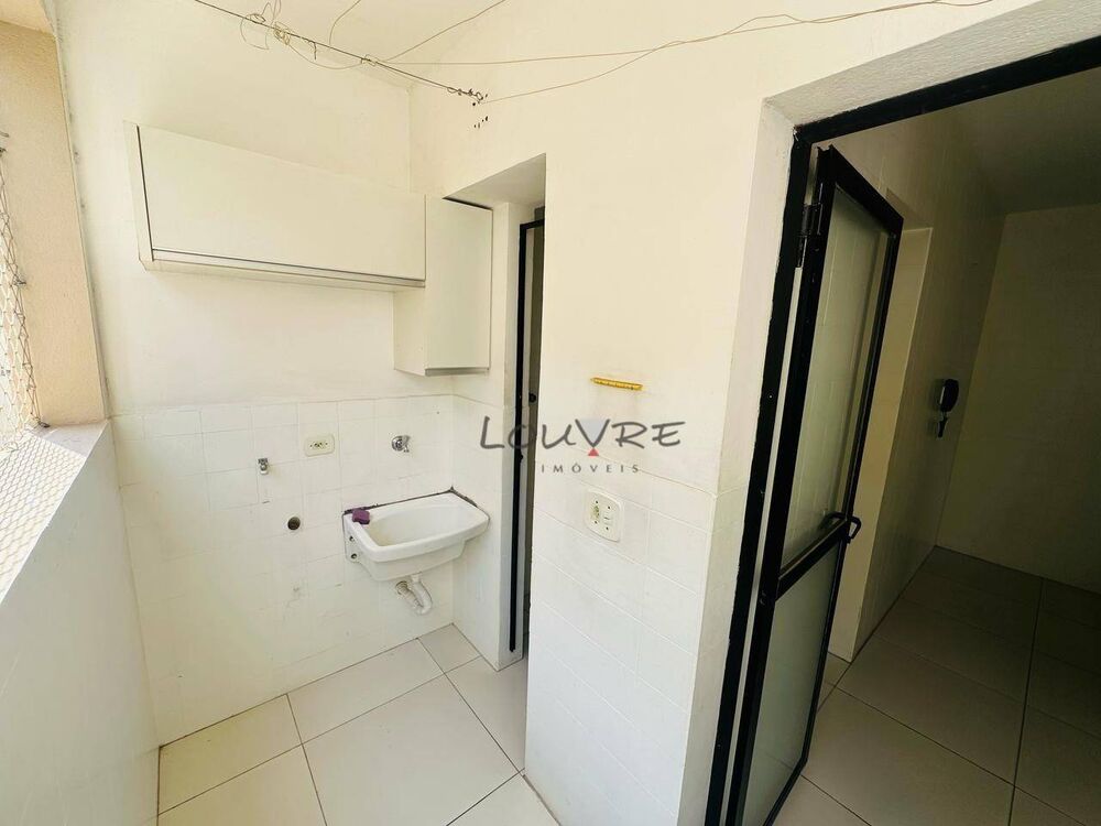 Apartamento para alugar com 2 quartos, 65m² - Foto 7