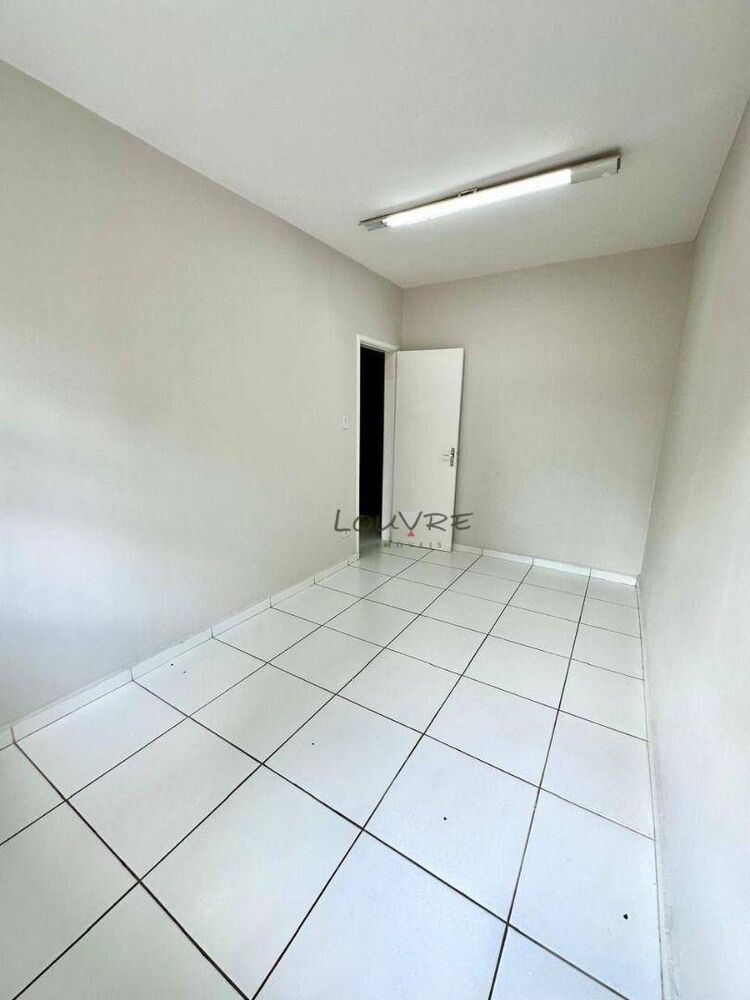 Casa à venda com 3 quartos, 216m² - Foto 9