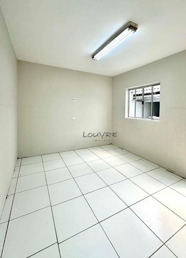 Casa à venda com 3 quartos, 216m² - Foto 10