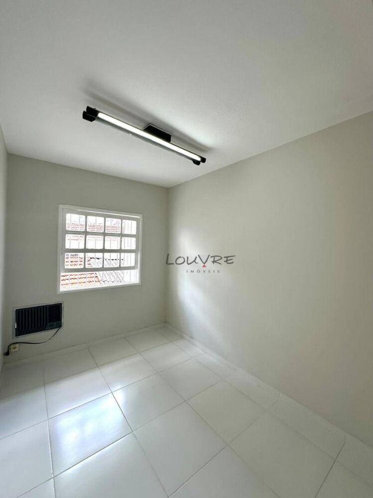 Casa à venda com 3 quartos, 216m² - Foto 8