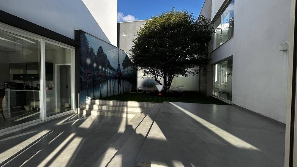 Casa à venda com 5 quartos, 600m² - Foto 3