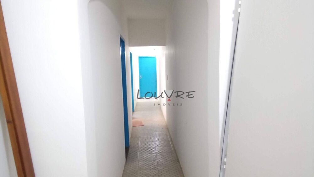 Casa à venda e aluguel com 6 quartos, 220m² - Foto 4