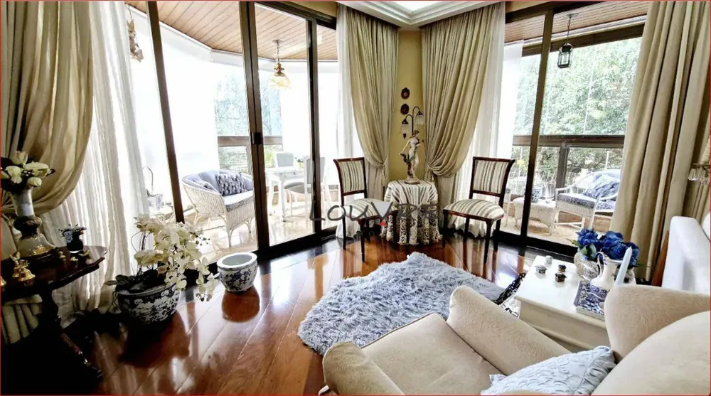 Apartamento, 4 quartos, 240 m² - Foto 1